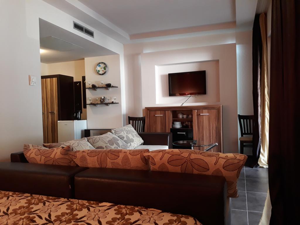 Private Apartments In Hotel Dolce Vita Golden Sands Bagian luar foto